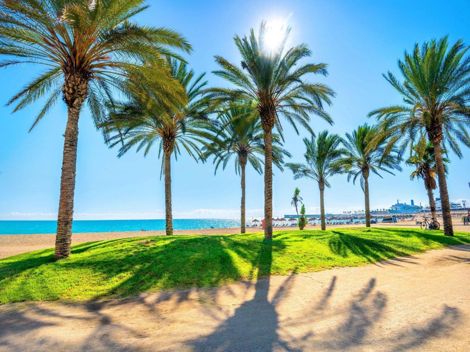 Cosy Apartment In Malaga Near The Sea Buitenkant foto